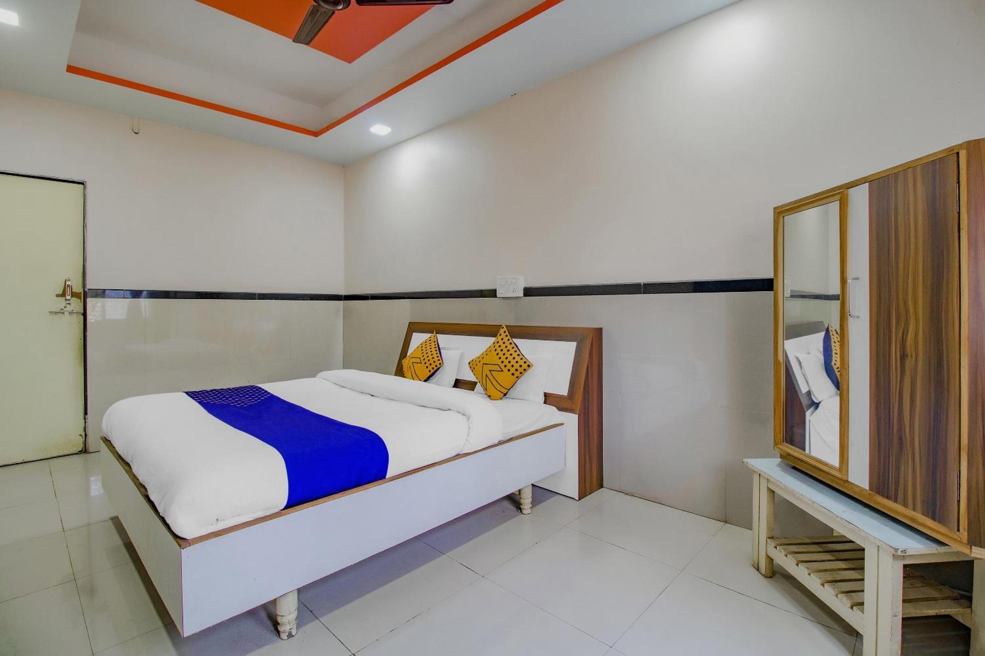 Spot On Indirasagar Executive Hotel Kolhapur Exterior photo